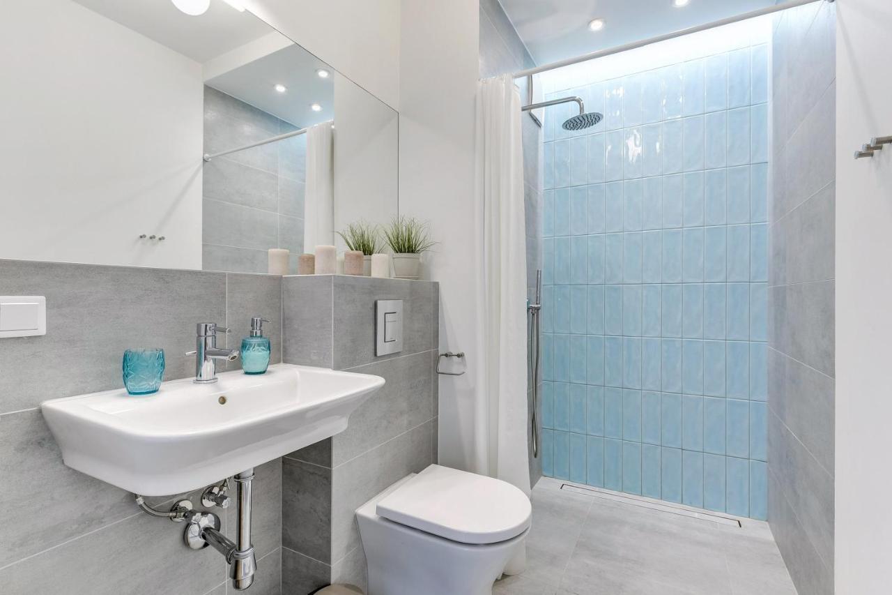Gdansk Comfort Apartments Awiator Bagian luar foto